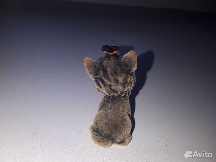 Фигура коричневой собачки