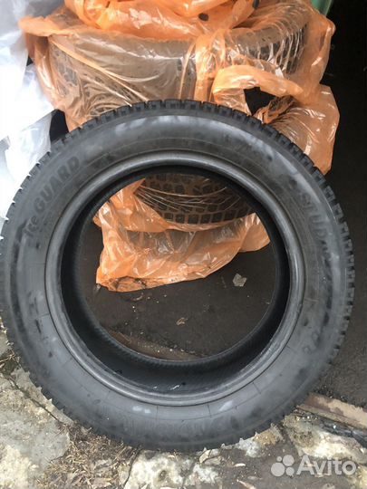 Yokohama Ice Guard Stud IG55 215/60 R17 96Q