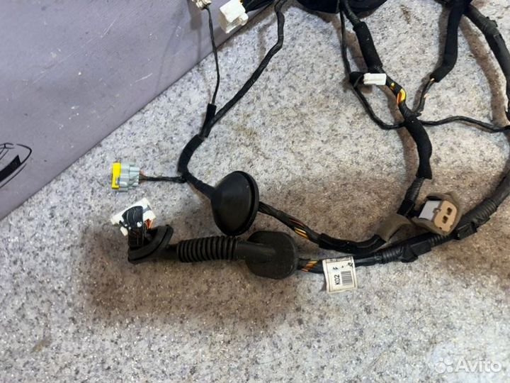 Проводка двери задняя правая Kia Quoris 1 3.8 G6DD