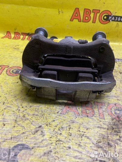 Суппорт передний правый Opel Astra J A16LET 2013