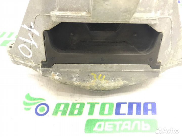 Опора двигателя левая Opel Astra J A16XER 2010