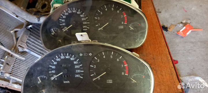 Панель приборов Mitsubishi Carisma