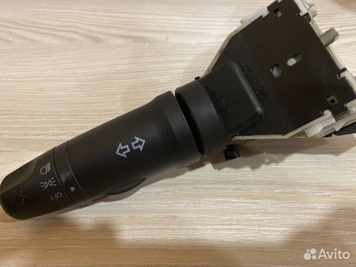 Подрулевой переключатель Nissan