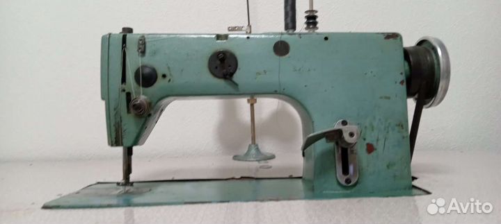 Профессиональная швейная машина 1022