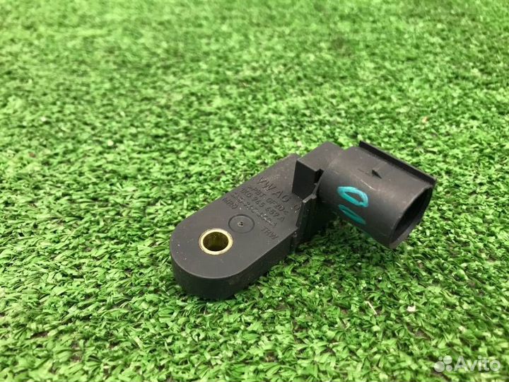 Датчик включения стоп-сигнала Audi A3 8P CCZ 2009