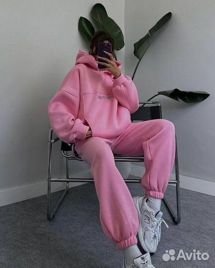 Женский спортивный костюм 