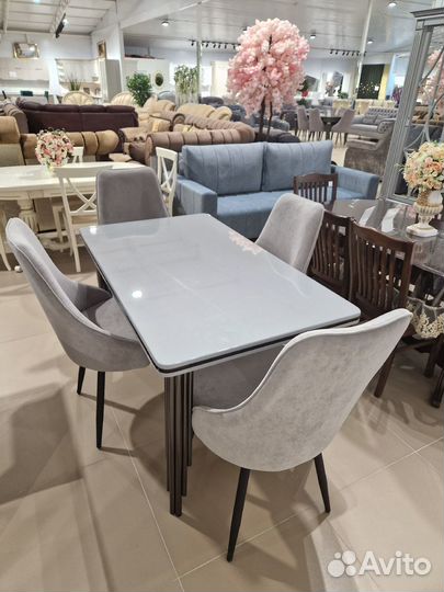 Обеденный стол Амадей