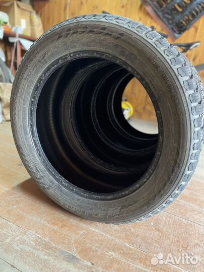 Nokian Tyres Hakkapeliitta 9 SUV 265/50 R20 111