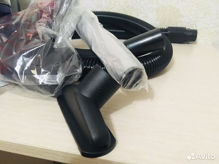 Пылесос Midea, новый