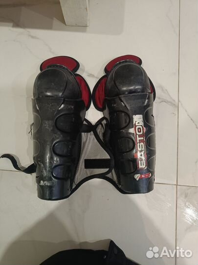 Хоккейный шлем, щитки