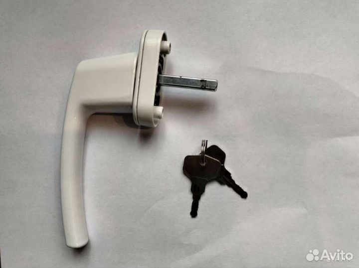 Ручки оконные с замком