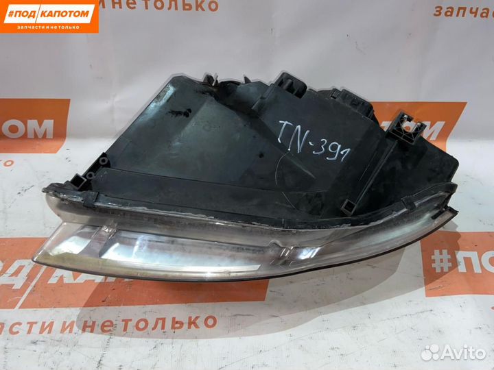 Фара правая Audi A4 B7 2005