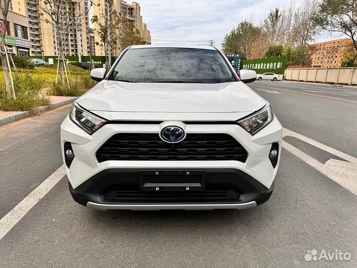 Toyota RAV4 2.5 CVT, 2021, 30 000 км