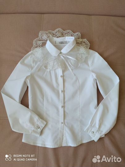 Продам блузку школьную на девочку