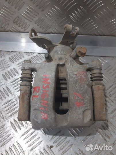 Суппорт задний левый Opel Insignia A A18XER 2010