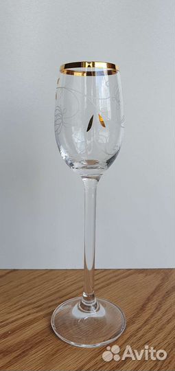 Хрустальные рюмки на ножке Bohemia