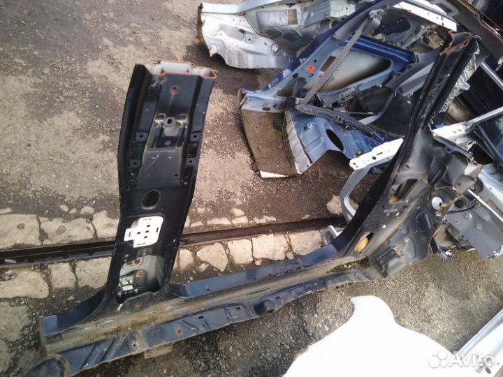 Передняя стойка кузова Nissan Patrol Y61