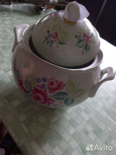 Посуда, кухонная утварь, вилки ложки сервировочные