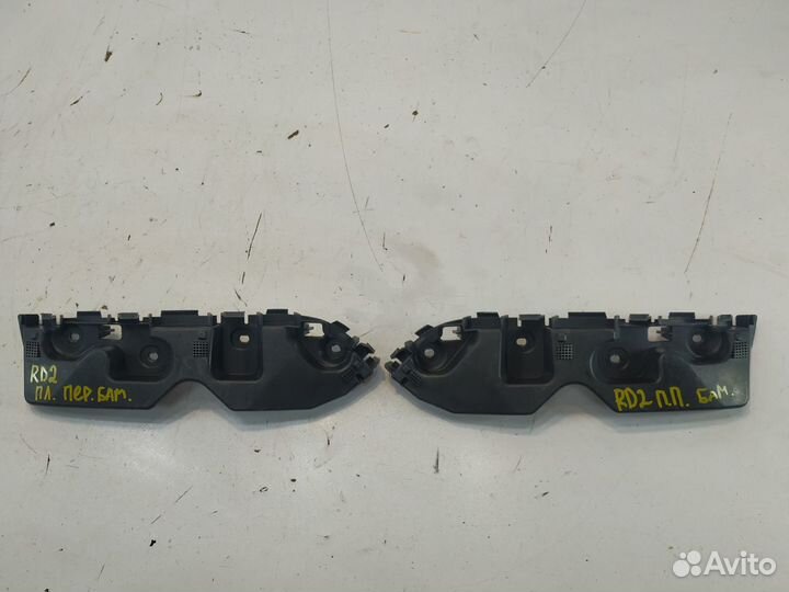 Renault duster кронштейн крепление бампера правый