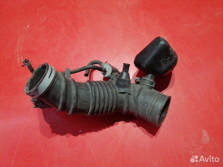 Патрубок воздушного фильтра Toyota