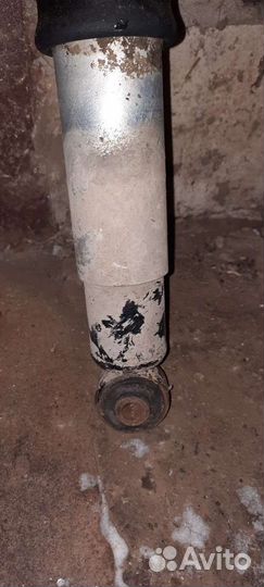 Амортизатор задний chevrolet tahoe