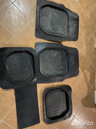 Резиновые ковры в салон автомобиля LADA Vesta
