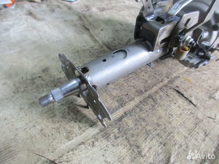 Колонка рулевая Kia Ceed 2007-2012 (563001H100)