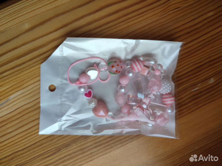 Аксессуары для телефонов и брелок