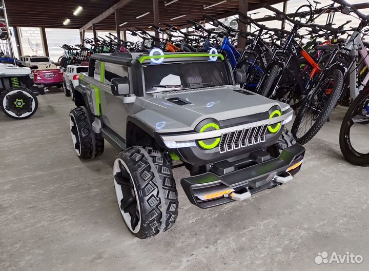 Детский электромобиль новый