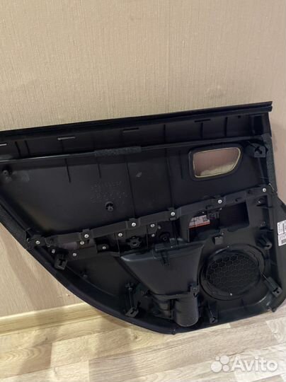 Обшивка задней правой двери mazda 3 bk/axella