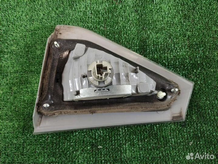 Фонарь задний внутренний левый Subaru Impreza GE