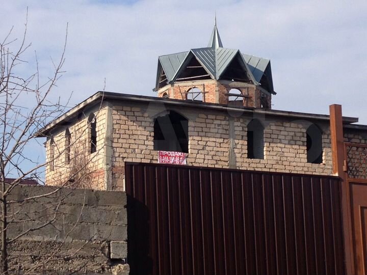 Дом 1000 м² на участке 8 сот.