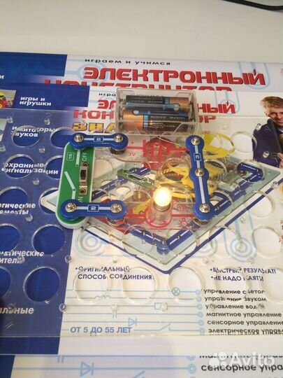 Электронный конструктор Знаток 180 схем