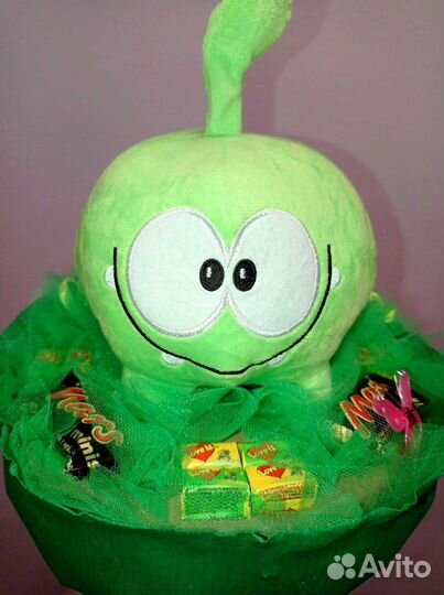 Букет с мягкими игрушками и конфетами