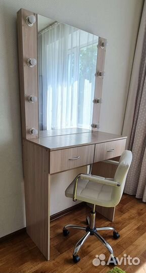 Продам гримерный стол б/у