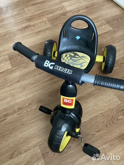 Трехколесный велосипед