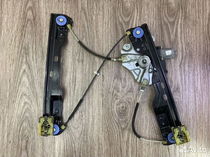 Стеклоподъемник передний правый Opel Astra J