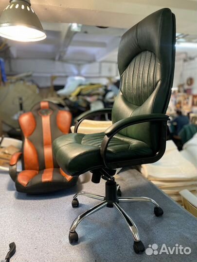 Офисное кресло