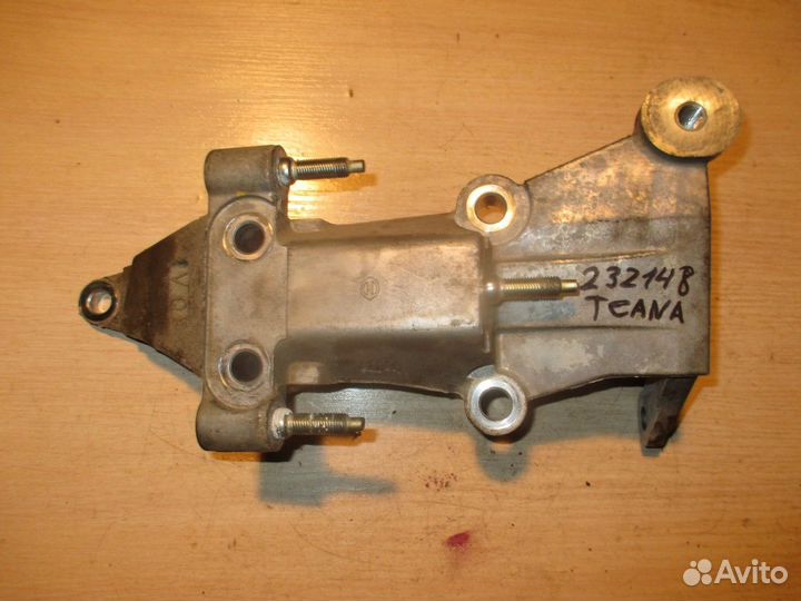 Кронштейн двигателя правый (Nissan Teana)