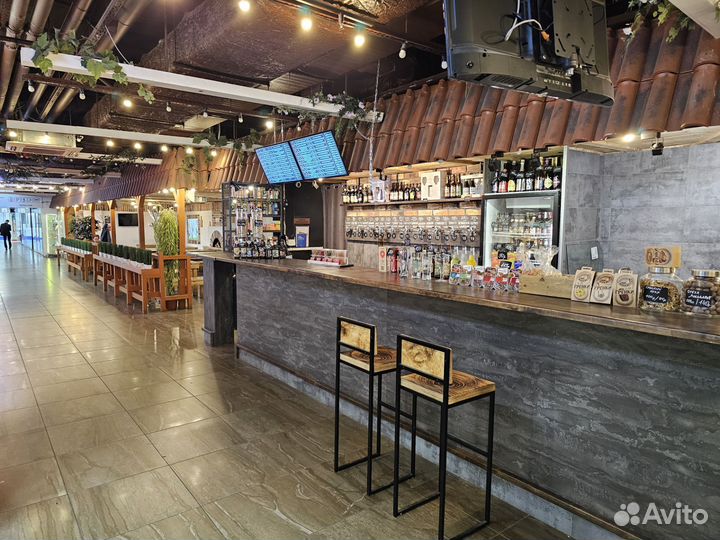 Бар разливного пива на фудкорте в ТЦ у метро