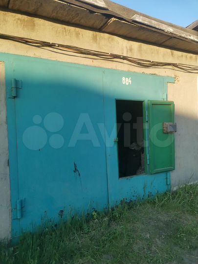 Гараж, > 30 м²