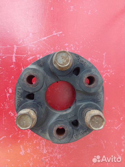 Муфта карданного вала BMW 7 E38