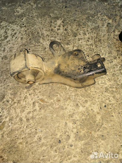 Подушка опора двигатель кпп Chery Sweet (QQ) 2006