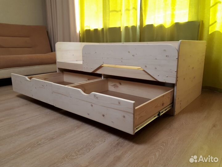 Детская деревянная кроватка 