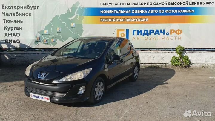 Кронштейн усилителя переднего бампера правый Peuge