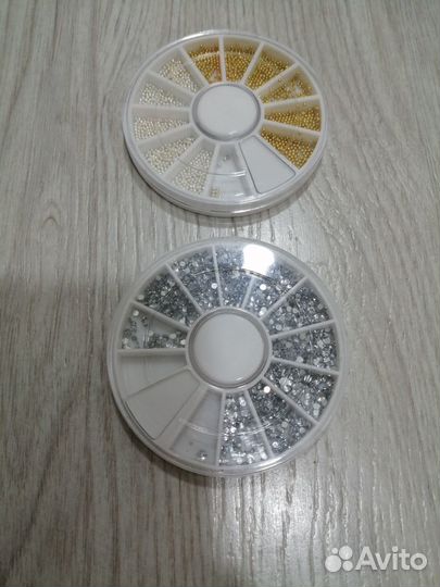 Бульонки, стразы для ногтей