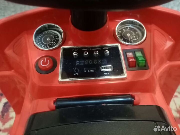 Электромобиль с пультом р/у 