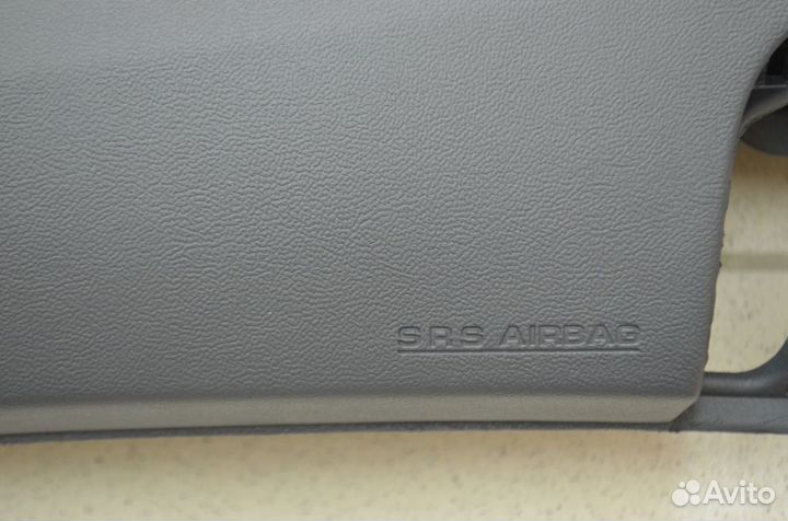 Торпедо панель приборов Toyota Verso