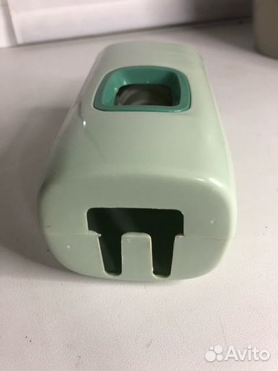 Дозатор зубной пасты