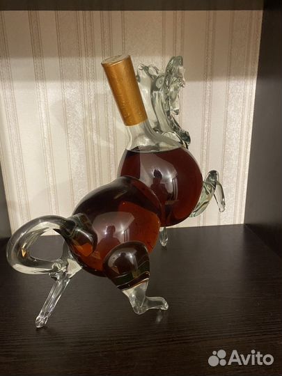 Конь стеклянный